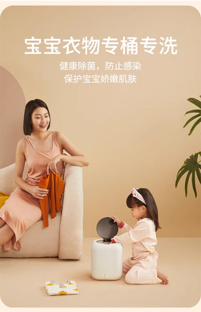 Girjea迷你洗衣机 妈妈与女儿单独洗宝宝衣物场景